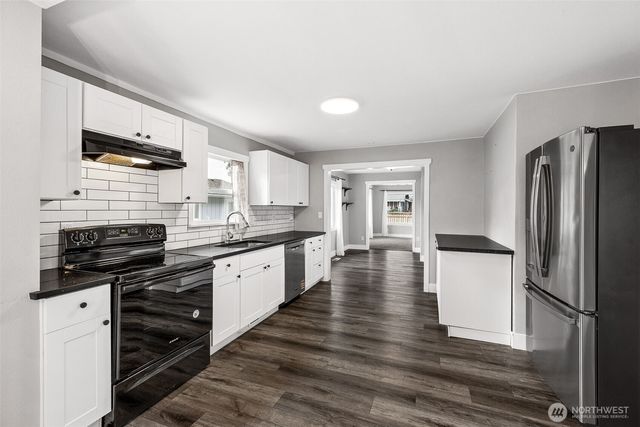 227 Mashell Avenue N, Eatonville, WA 98328