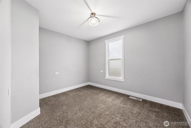 227 Mashell Avenue N, Eatonville, WA 98328