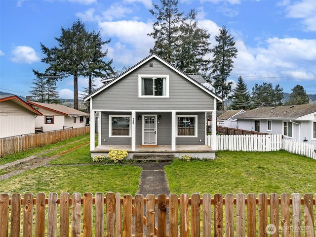 227 Mashell Avenue N, Eatonville, WA 98328