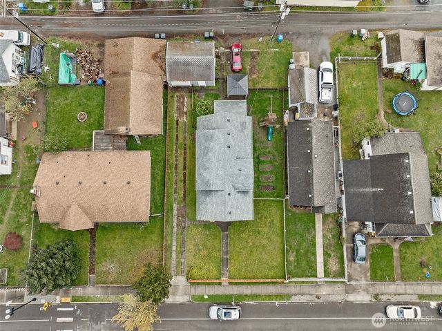 227 Mashell Avenue N, Eatonville, WA 98328