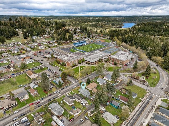 227 Mashell Avenue N, Eatonville, WA 98328