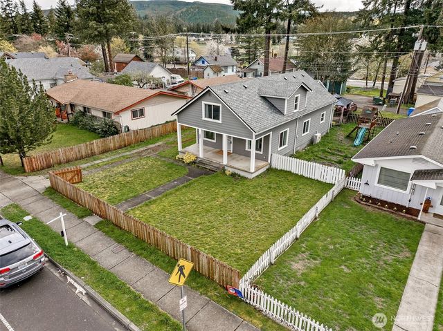 227 Mashell Avenue N, Eatonville, WA 98328