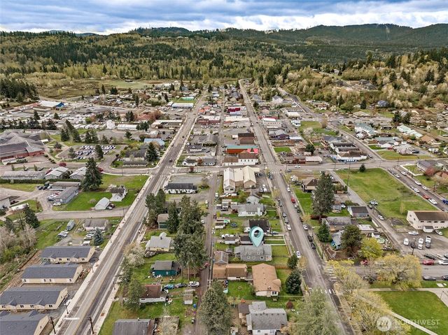 227 Mashell Avenue N, Eatonville, WA 98328
