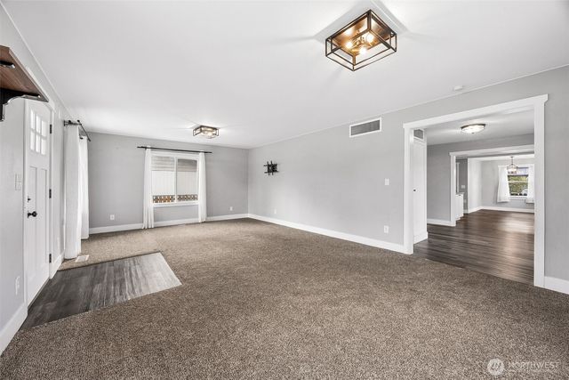 227 Mashell Avenue N, Eatonville, WA 98328