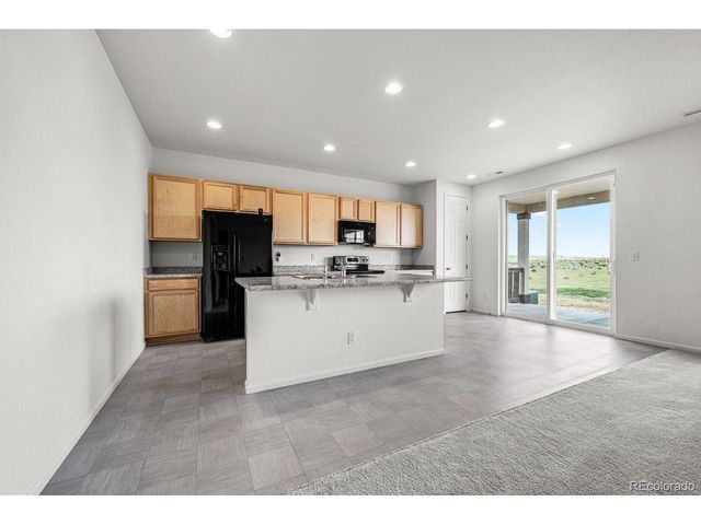 2209 Sunrise Ln, Pueblo, CO 81008