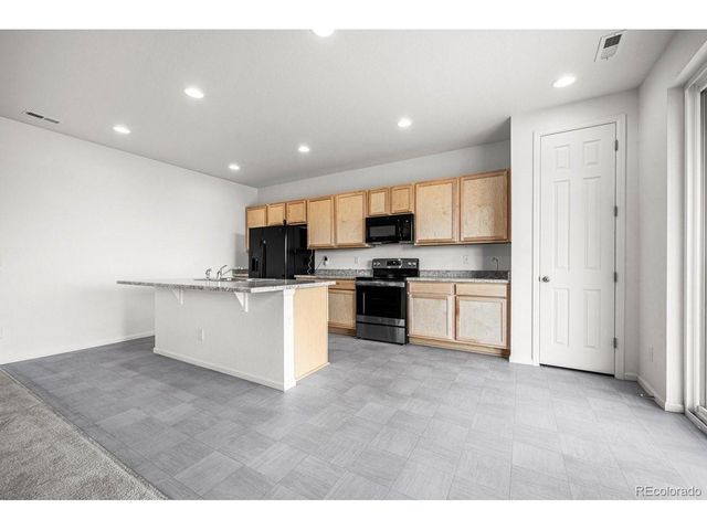 2209 Sunrise Ln, Pueblo, CO 81008