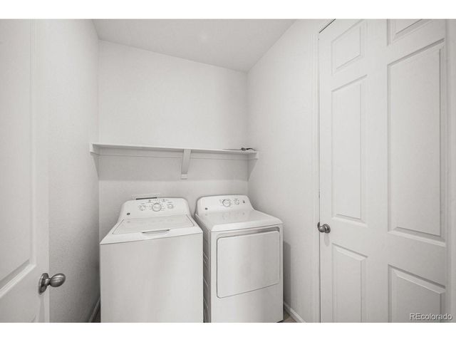 2209 Sunrise Ln, Pueblo, CO 81008