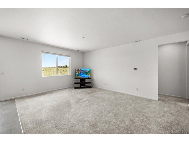 2209 Sunrise Ln, Pueblo, CO 81008