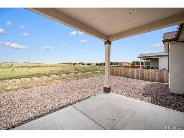 2209 Sunrise Ln, Pueblo, CO 81008