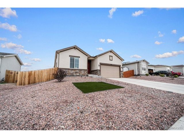 2209 Sunrise Ln, Pueblo, CO 81008