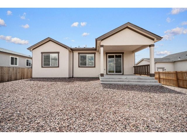 2209 Sunrise Ln, Pueblo, CO 81008