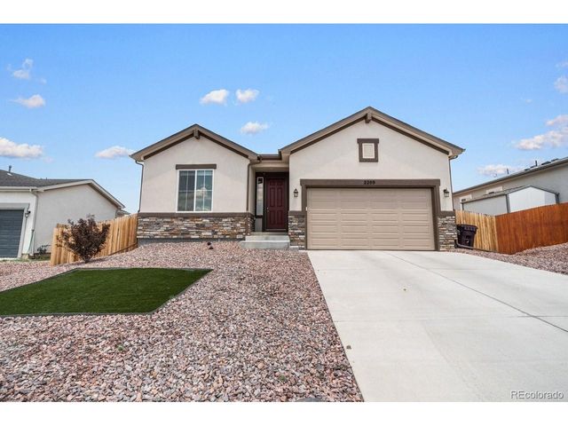 2209 Sunrise Ln, Pueblo, CO 81008