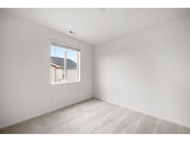 2209 Sunrise Ln, Pueblo, CO 81008