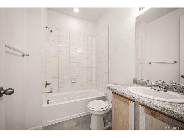 2209 Sunrise Ln, Pueblo, CO 81008