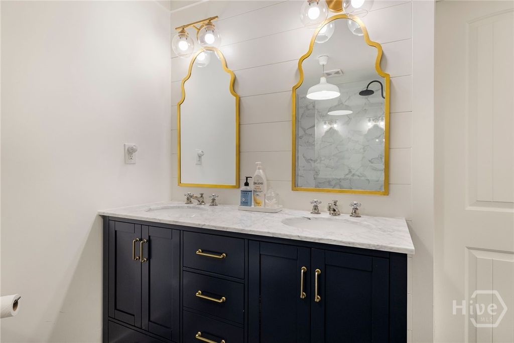 Image 13 of property listing at 503 Stuart Court, Savannah, GA 31405
