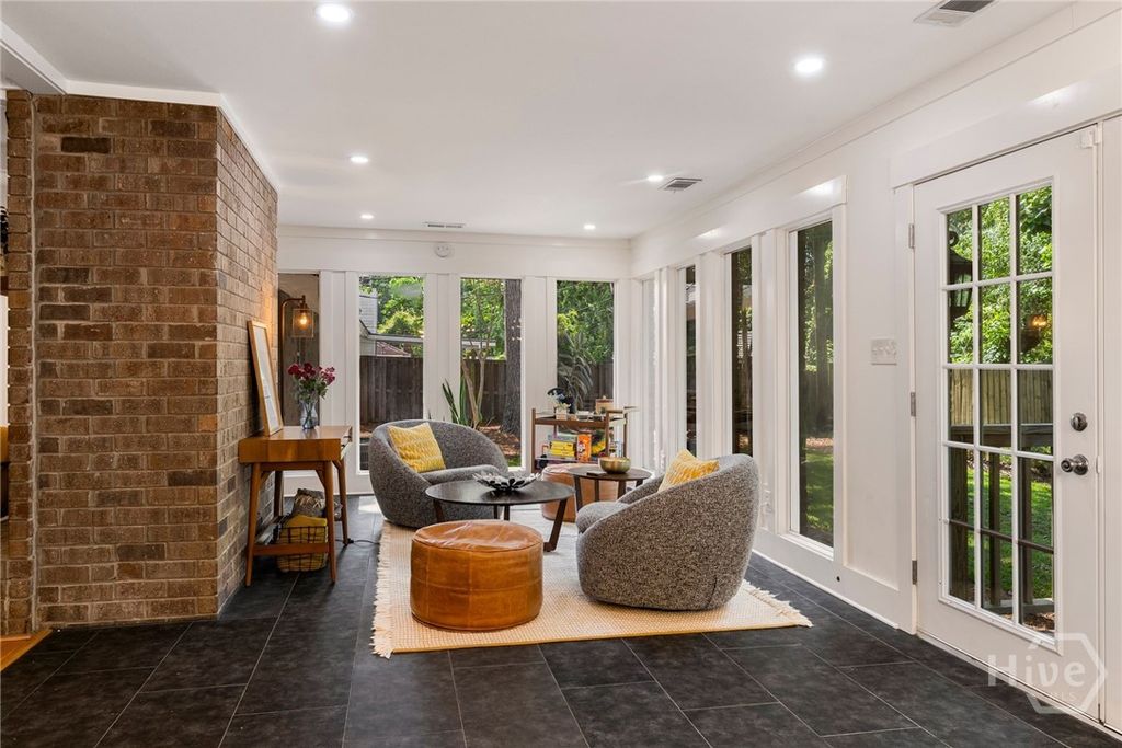 Image 18 of property listing at 503 Stuart Court, Savannah, GA 31405