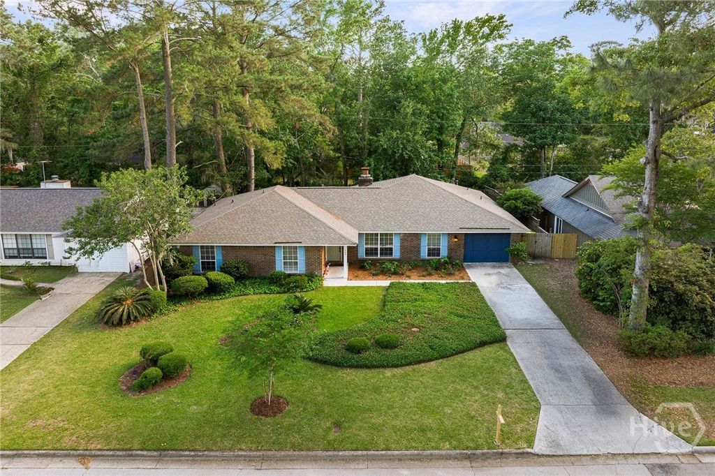 Image 2 of property listing at 503 Stuart Court, Savannah, GA 31405