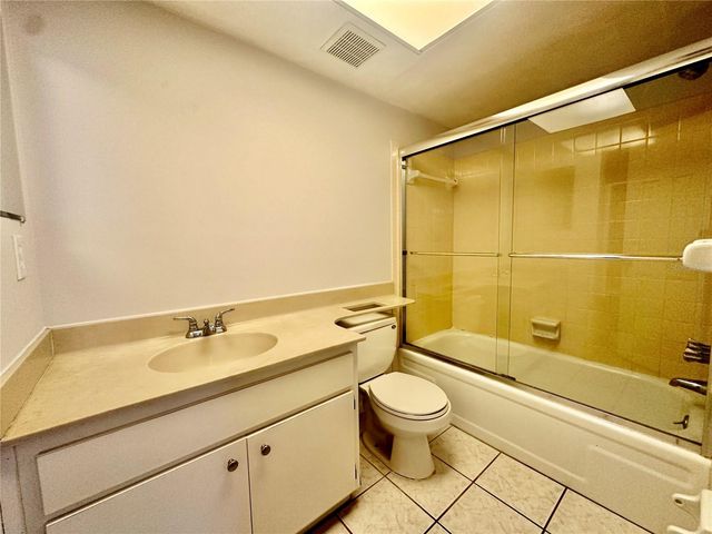 606 PAVARE COURT 606, Winter Haven, FL 33884