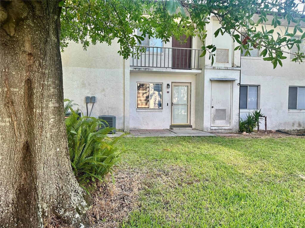 606 PAVARE COURT 606, Winter Haven, FL 33884