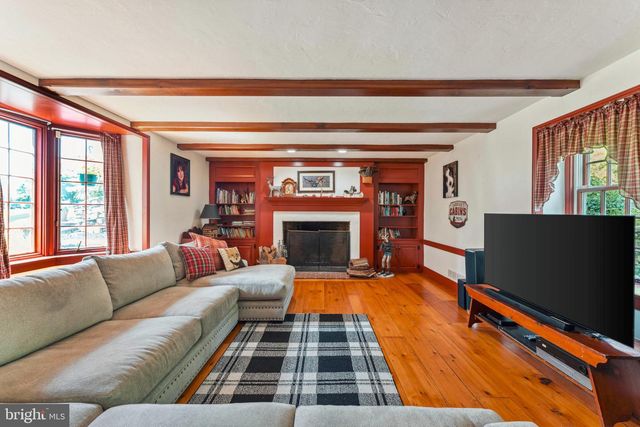 2564 SKIPPACK PIKE, Lansdale, PA 19446