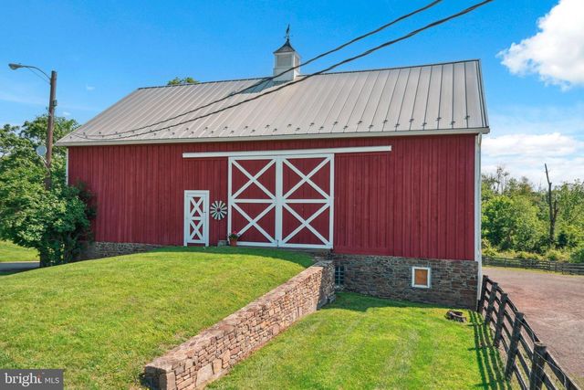 2564 SKIPPACK PIKE, Lansdale, PA 19446