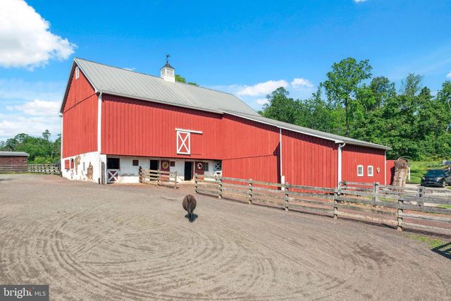 2564 SKIPPACK PIKE, Lansdale, PA 19446