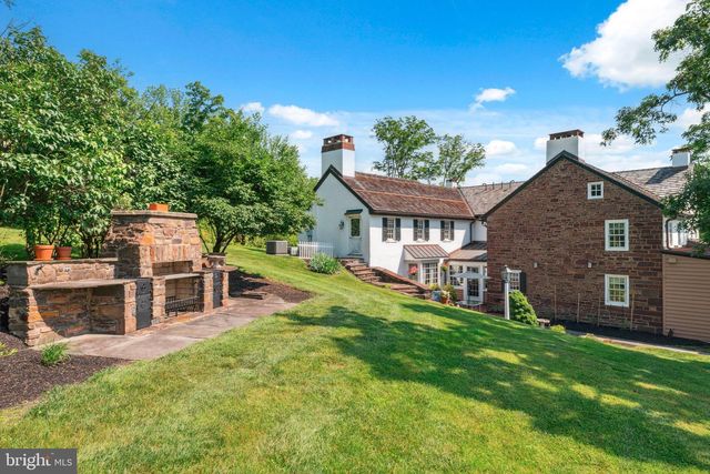 2564 SKIPPACK PIKE, Lansdale, PA 19446