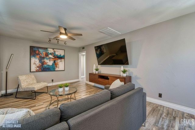 1813 Stillman Avenue, Bakersfield, CA 93304