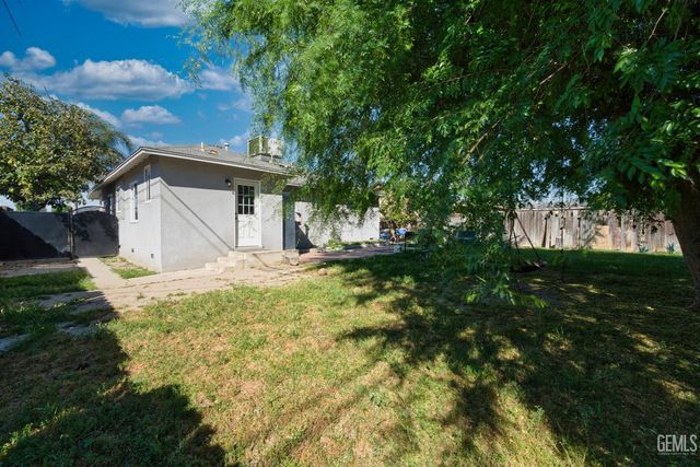 1813 Stillman Avenue, Bakersfield, CA 93304