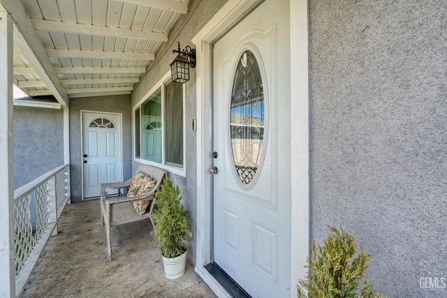 1813 Stillman Avenue, Bakersfield, CA 93304