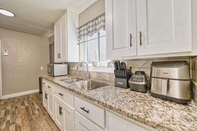 1813 Stillman Avenue, Bakersfield, CA 93304