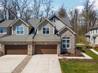 3020 N Spurway Drive, Ann Arbor, MI 48105