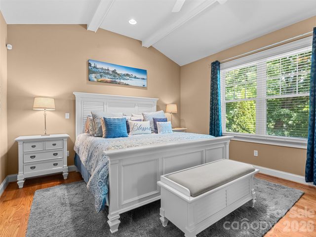 25 Linden Turn, Hendersonville, NC 28739