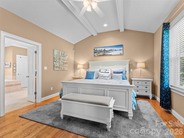 25 Linden Turn, Hendersonville, NC 28739
