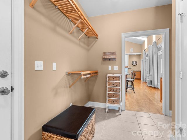 25 Linden Turn, Hendersonville, NC 28739
