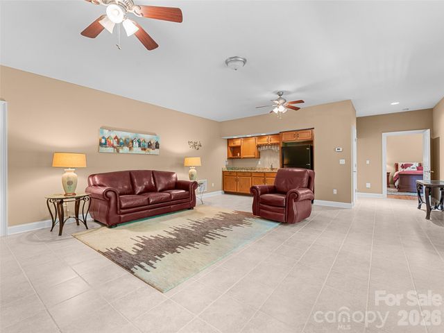 25 Linden Turn, Hendersonville, NC 28739