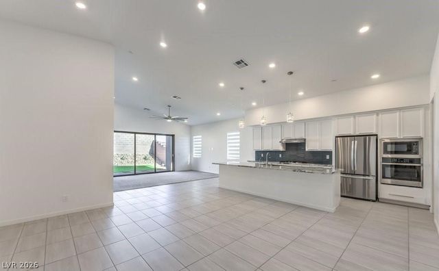 11836 Star Grass Avenue, Las Vegas, NV 89138