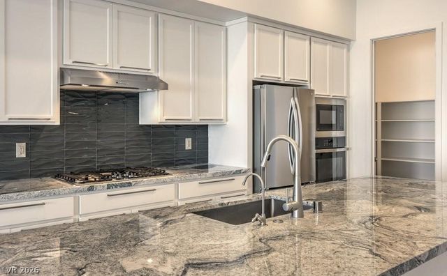 11836 Star Grass Avenue, Las Vegas, NV 89138