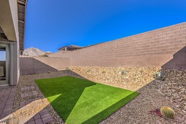 11836 Star Grass Avenue, Las Vegas, NV 89138