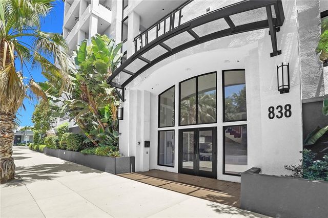 838 Pine Avenue 408, Long Beach, CA 90813