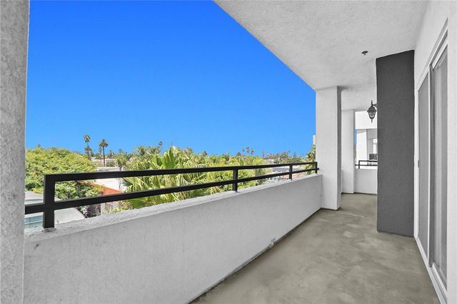838 Pine Avenue 408, Long Beach, CA 90813
