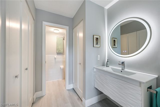 250 7th AVE S 106, Naples, FL 34102