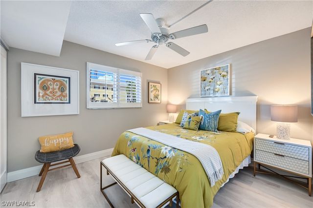 250 7th AVE S 106, Naples, FL 34102