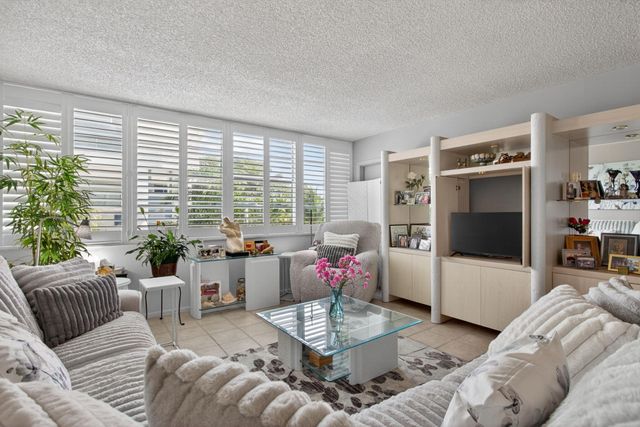 1170 N Federal Highway 305, Fort Lauderdale, FL 33304