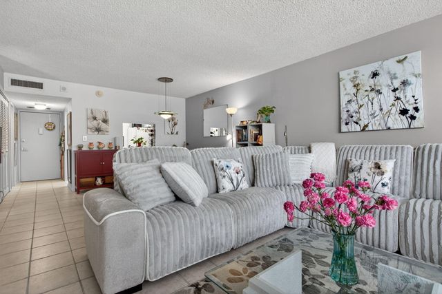 1170 N Federal Highway 305, Fort Lauderdale, FL 33304