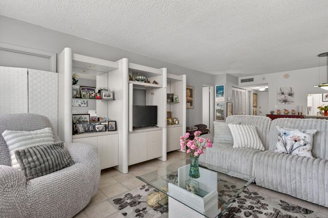 1170 N Federal Highway 305, Fort Lauderdale, FL 33304
