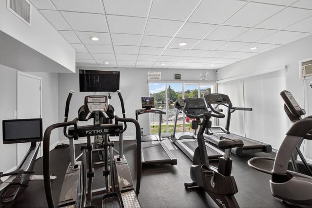 1170 N Federal Highway 305, Fort Lauderdale, FL 33304