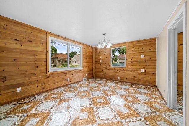336 W Menomonie Street, Belvidere, IL 61008