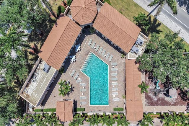 823 NW 82nd Ln, Boca Raton, FL 33487