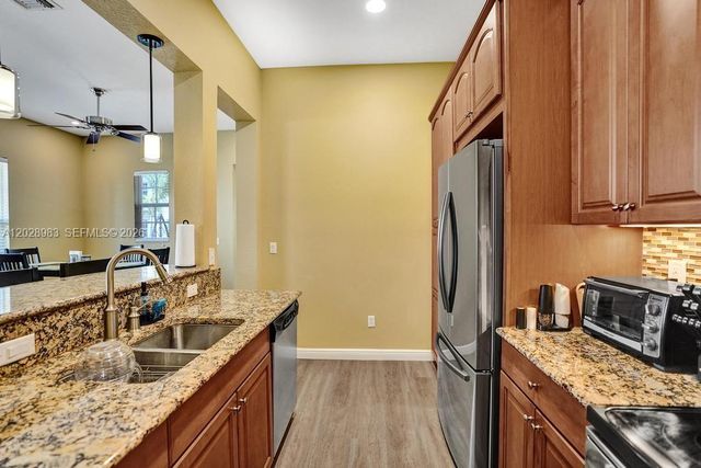 823 NW 82nd Ln, Boca Raton, FL 33487